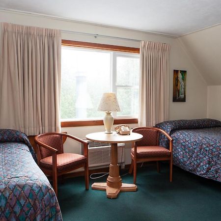 Town & Country Motor Inn Лейк Плесид Екстериор снимка