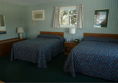 Town & Country Motor Inn Лейк Плесид Екстериор снимка