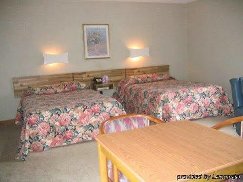 Town & Country Motor Inn Лейк Плесид Екстериор снимка